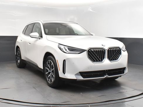 New 2026 BMW X3 xDrive30 w/ Premium Package image 9