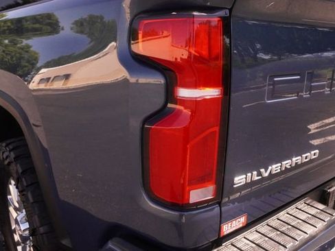 Used 2025 Chevrolet Silverado 2500 High Country AWD/4WD image 38