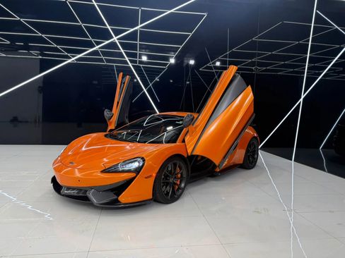 Used 2019 McLaren 570S Spider RWD image 12