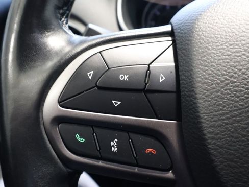 Used 2020 Jeep Cherokee Limited image 16