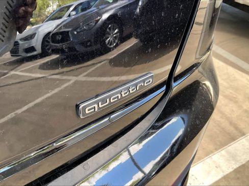 Used 2019 Audi Q8 Prestige w/ Luxury Package AWD/4WD image 10