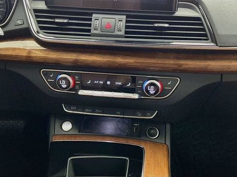 Used 2021 Audi Q5 2.0T Premium w/ Convenience Package AWD/4WD image 17
