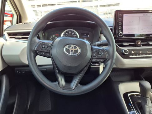 Used 2022 Toyota Corolla LE image 12