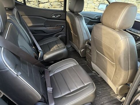 Used 2023 GMC Acadia Denali w/ Black Diamond Edition image 13