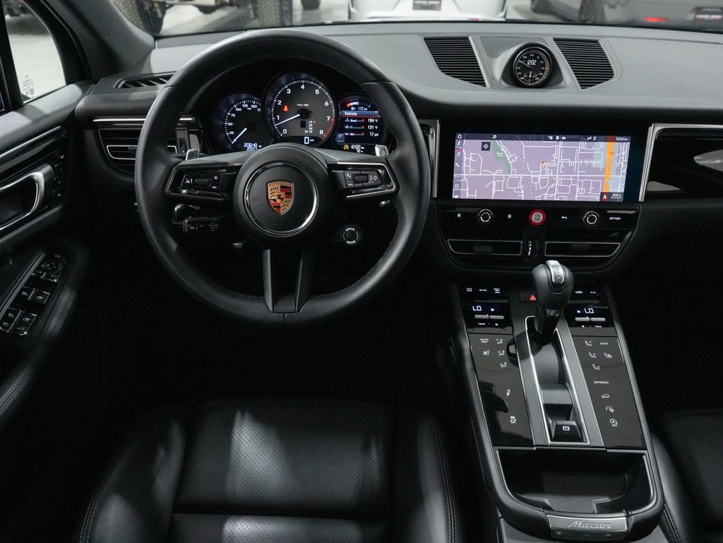 Used 2023 Porsche Macan S AWD/4WD image 19
