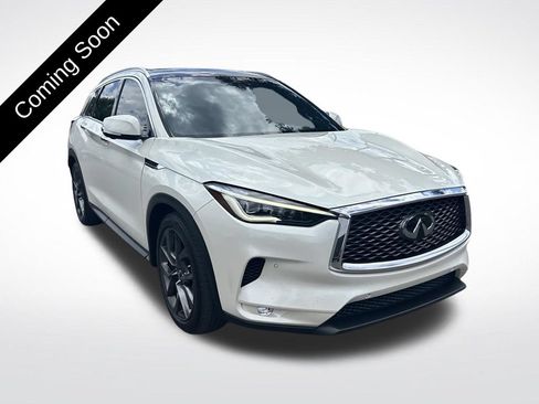 Used 2019 INFINITI QX50 Essential w/ Sensory Package AWD/4WD image 3