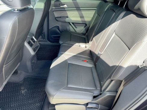 Used 2023 Volkswagen Atlas Cross Sport SEL R-Line image 15