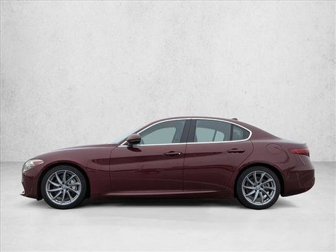 Used 2017 Alfa Romeo Giulia image 8