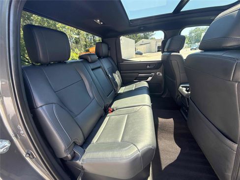 Used 2025 Toyota Tundra Platinum AWD/4WD image 28