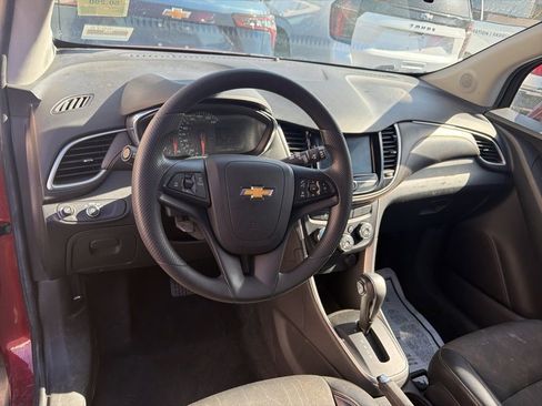 Used 2021 Chevrolet Trax LT AWD/4WD image 20