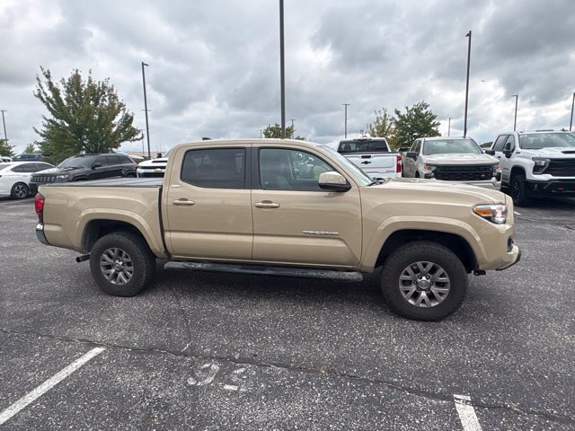 Used 2018 Toyota Tacoma SR5 w/ SR5 Appearance Package (SM) RWD image 3