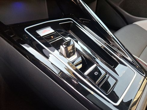 Certified 2025 Volkswagen GTI Autobahn image 15