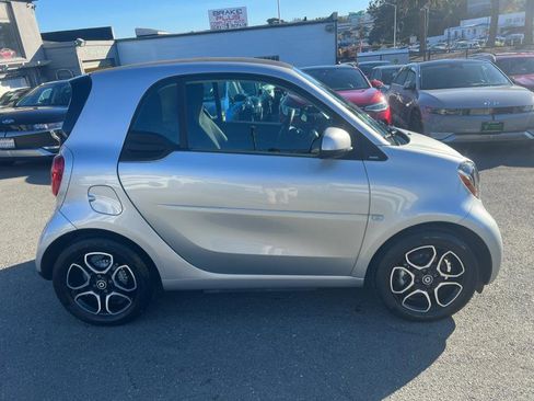 Used 2018 smart fortwo electric drive image 4