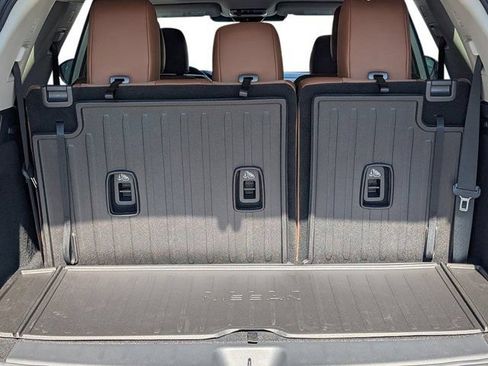 New 2026 Nissan Pathfinder Platinum FWD image 20