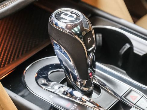 Used 2018 Bentley Bentayga AWD/4WD image 23
