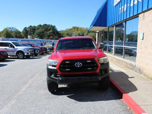 Used 2016 Toyota Tacoma SR image 2