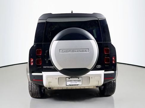 Certified 2022 Land Rover Defender 110 SE image 6