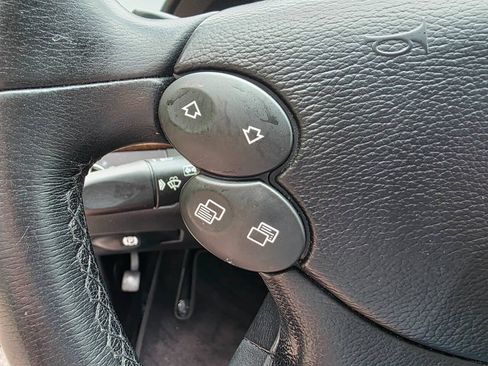 Used 2008 Mercedes-Benz E 550 Sedan image 19