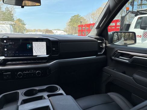 Used 2022 Chevrolet Silverado 1500 LT w/ All Star Edition Plus image 11