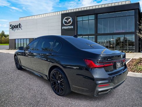 Used 2022 BMW 750i xDrive w/ Executive Package image 5