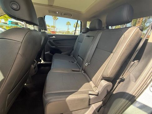 Used 2019 Volkswagen Tiguan SEL image 12
