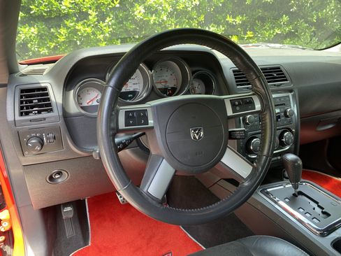 Used 2009 Dodge Challenger SRT8 w/ SRT Option Group II RWD image 16