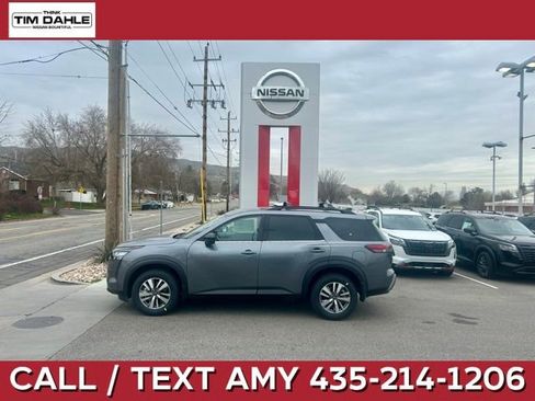 New 2026 Nissan Pathfinder SL AWD/4WD image 1