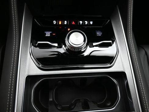 New 2026 Jeep Grand Wagoneer Limited AWD/4WD image 12