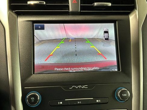 Used 2020 Ford Fusion SE FWD image 16