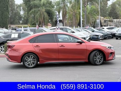 Used 2023 Kia Forte GT-Line w/ GT-Line Premium Package FWD image 4