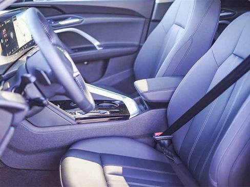 New 2025 Audi Q5 Premium image 17