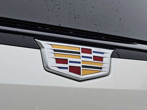 Used 2021 Cadillac Escalade ESV Premium Luxury w/ LPO, Illumination Package RWD image 10