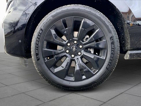 Certified 2025 Ford Expedition Platinum w/ Stealth Appearance Package image 11