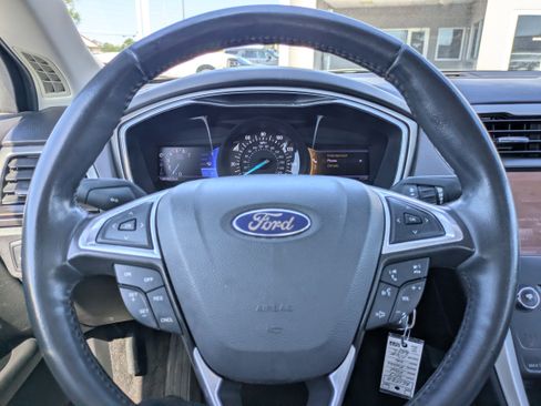 Used 2013 Ford Fusion SE FWD image 28