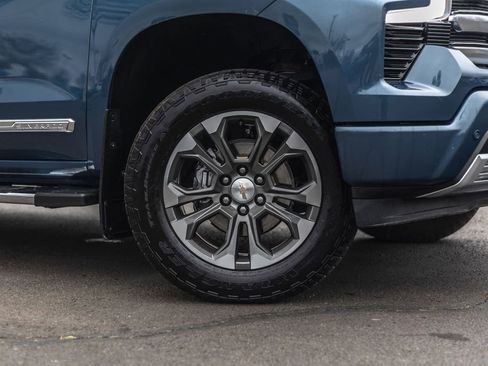 Used 2024 Chevrolet Silverado 1500 High Country w/ Technology Package image 4