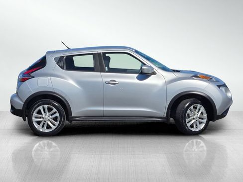 Used 2016 Nissan Juke S FWD image 3