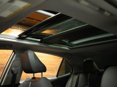 Used 2021 Toyota Camry XSE w/ Navigation Package image 33