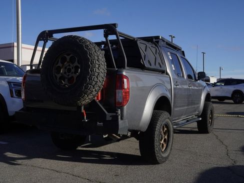 Certified 2020 Nissan Frontier SV w/ Midnight Edition Floor Mats image 4