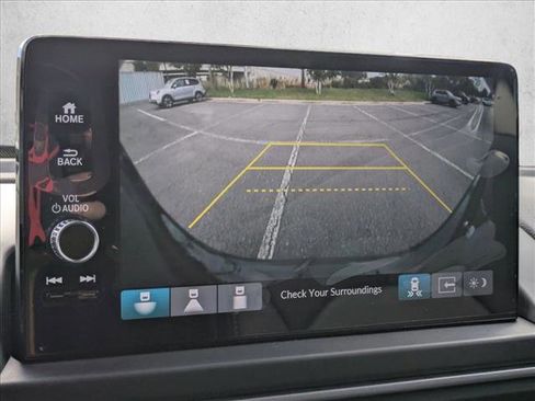 New 2025 Honda Pilot Touring image 13