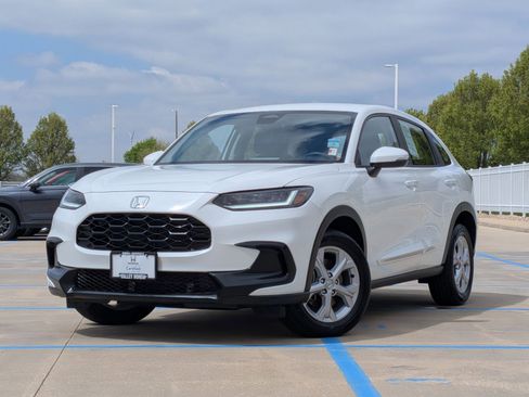 Used 2024 Honda HR-V LX image 2