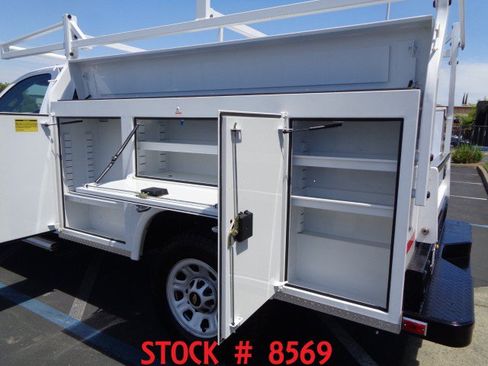 Used 2018 Chevrolet Silverado 3500 W/T RWD image 3