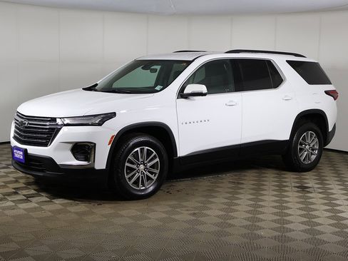 Used 2024 Chevrolet Traverse LT image 8