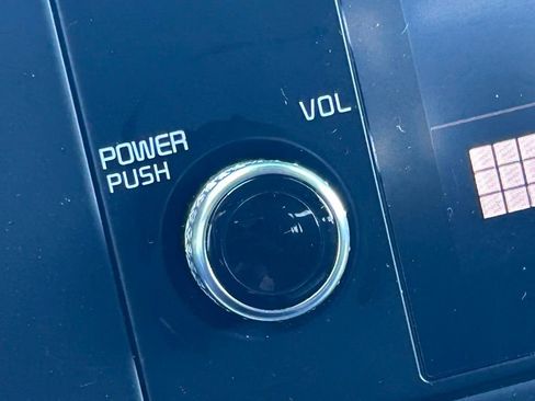 Used 2024 Kia Carnival LX image 44