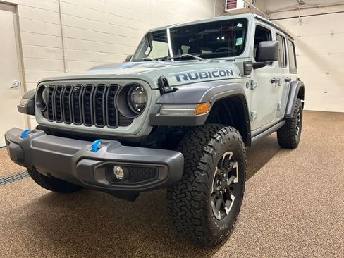 Used 2024 Jeep Wrangler Unlimited Rubicon 4xe w/ Technology Group AWD/4WD image 5