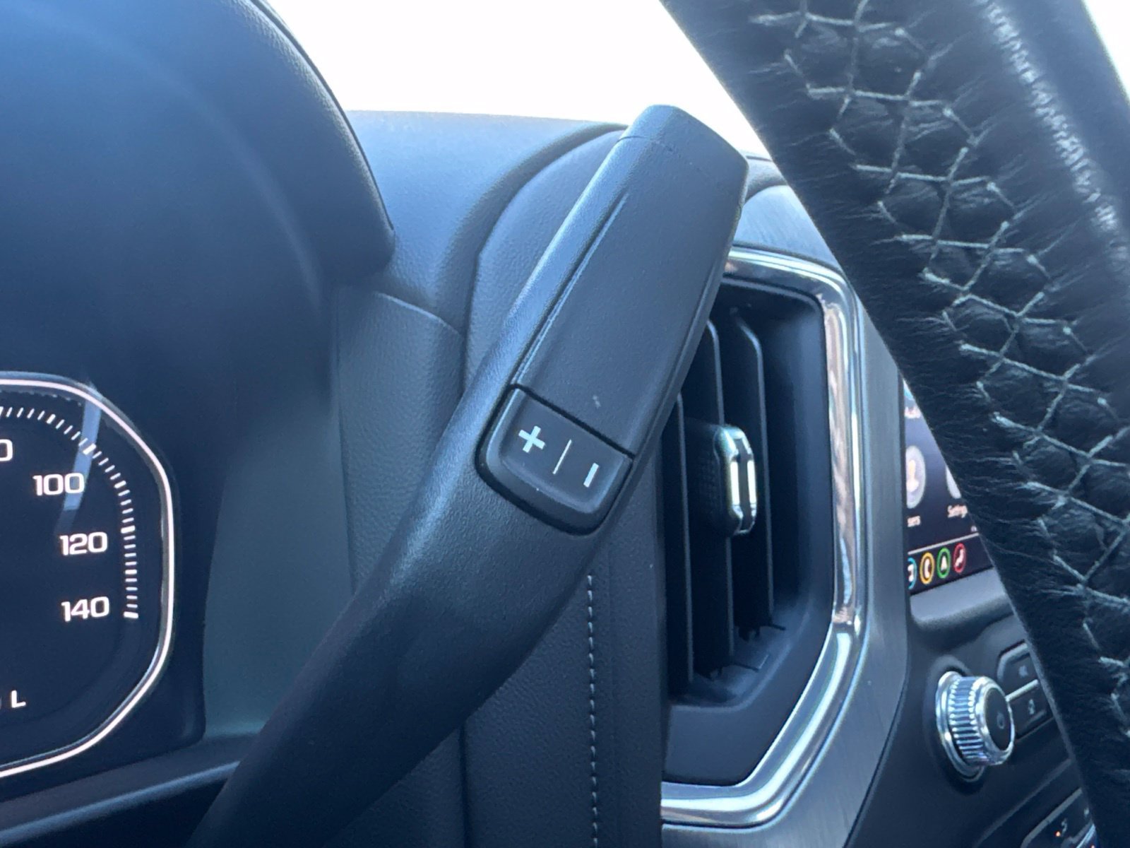 Used 2022 GMC Sierra 1500 Denali w/ Driver Alert Package II AWD/4WD image 22
