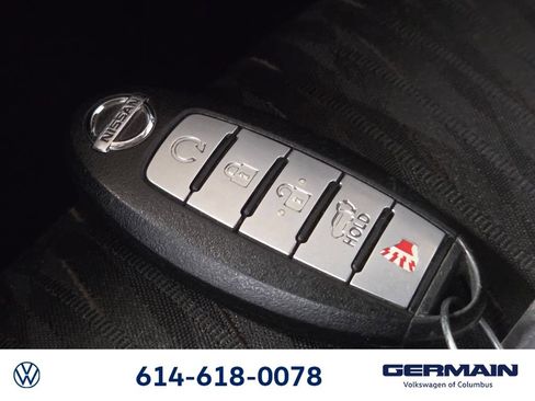 Used 2017 Nissan Rogue SV w/ SV Premium Package AWD/4WD image 41