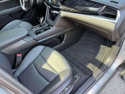 Certified 2025 Cadillac XT6 Premium Luxury w/ Technology Package AWD/4WD image 23