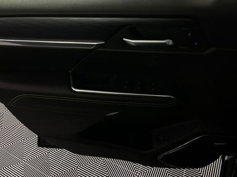 Used 2025 GMC Acadia Elevation w/ Elevation Premium Package image 25