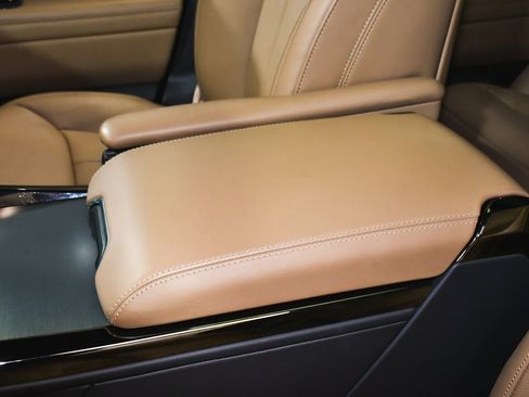 Used 2024 Land Rover Range Rover Sport SE image 49