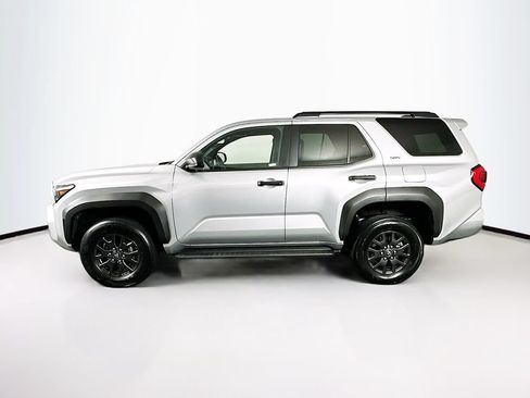 Used 2025 Toyota 4Runner SR5 AWD/4WD image 5